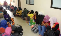 Lagi, 74 TKI Ilegal Dipulangkan ke Surabaya dan Bandung - JPNN.com