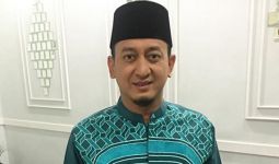 Ustaz Zacky Serahkan Hak Asuh Anak ke Mantan Istri - JPNN.com