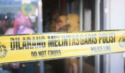Diduga Cemburu, Oknum Polisi Tusuk Wanita Pekerja Cafe - JPNN.com