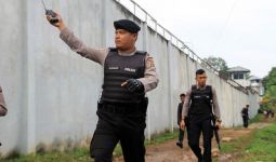 Lapas Rusuh, Polisi Bersenjata Dikerahkan - JPNN.com