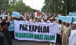 Massa Umat Islam Desak Usut Pengadang Wasekjen MUI - JPNN.com