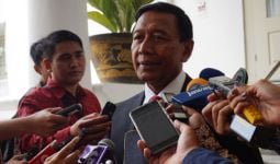 Wiranto Tak Percaya Personel Polri Selundupkan Senjata - JPNN.com