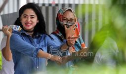 Dewi Perssik Pengin Jenguk Aldi Taher, Tapi... - JPNN.com