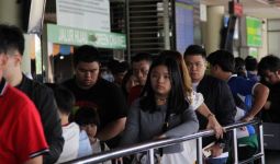 Lihat, Ribuan Warga Singapura Rayakan Imlek di Batam - JPNN.com