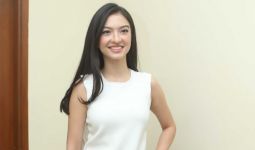 Raline Shah Sering Keramas Malam - JPNN.com