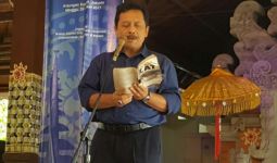 Kemeriahan HUT IKAYANA, Hakim MK Ikut Baca Puisi - JPNN.com