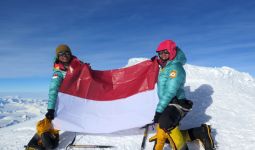 Tunda Tamat Kuliah Demi 7 Gunung Tertinggi di Dunia - JPNN.com