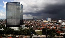 BMKG Minta Warga Jakarta Waspadai Hujan Disertai Petir Hari Ini - JPNN.com