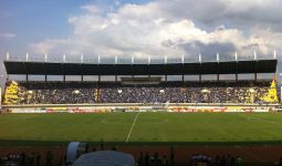 Gara-Gara Rumput, Persib Batal Pakai Stadion GBLA - JPNN.com