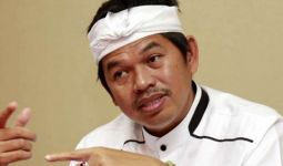 Dedi Mulyadi Tak Mau Jadi Saingan Ridwan Kamil - JPNN.com
