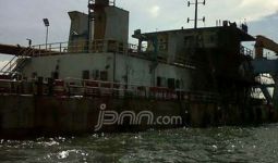 Bawa Ratusan Penumpang, Kapal Terombang-ambing di Laut - JPNN.com