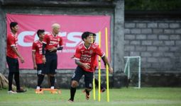 Irfan Bachdim Perpanjang Kontrak 3 Tahun di Bali United - JPNN.com