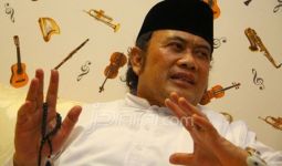 Bang Rhoma Sebut Ustaz Arifin Dibawa ke Malaysia Esok Pagi - JPNN.com