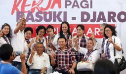 Relawan Ahok-Djarot Nobar Debat di Rumah Lembang - JPNN.com