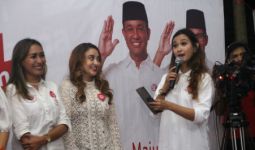 Bidadari Anies-Sandi Hibur Relawan di Sela-Sela Debat - JPNN.com