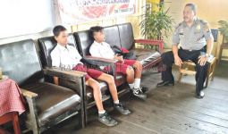 Konsumsi Pil Terlarang, 2 Murid SD Ajak Guru Berkelahi - JPNN.com