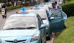 Rental Mobil Dukung Stiker Khusus untuk Taksi Onlin - JPNN.com