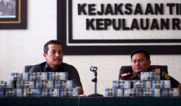 Mantan Bupati Ini Kembalikan Uang Korupsi Ratusan Juta - JPNN.com
