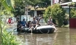 Bantu Warga, Lanal Tegal Terjunkan Tim Satgas Banjir - JPNN.com
