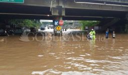Banjir di Bekasi, Lalu Lintas ke Arah Jakarta Lumpuh - JPNN.com