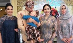 Raffi Ahmad dan Nagita Slavina Rayakan 6 Tahun Pernikahan, Begini Doa Rieta Amalia - JPNN.com