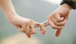 Ini Manfaat Antara Monogami dan Kehidupan Bercinta - JPNN.com