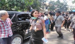 Oh Cantiknya Polwan di Lokasi Bom Panci Bandung Ini - JPNN.com