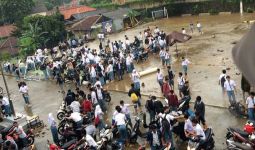 Rumah Mantan Menteri Ikut Terendam Banjir - JPNN.com