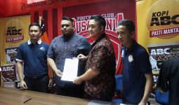 Lolos ke Semifinal, Pusamania Panen Sponsor - JPNN.com