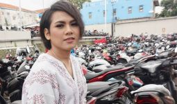 Evelyn Menitikkan Air Mata, Aming Ceria - JPNN.com