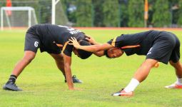 Matangkan Fisik Pemain, Jafri Ajak Skuatnya ke Pantai - JPNN.com