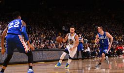 Warriors Rebut Puncak Klasemen di HUT Stephen Curry - JPNN.com