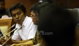 Adian Napitupulu Bertemu Presiden Jokowi di Istana Negara - JPNN.com