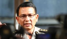 Densus 88 Geledah Rumah Kontrakan Bambang di Ciputat - JPNN.com