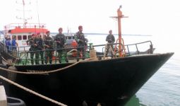 Tim WFQR Tangkap Kapal Bermuatan BBM Ilegal di Batam - JPNN.com