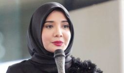 Zaskia Sungkar Tuangkan Inspirasi ke Dalam Sketsa - JPNN.com