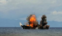 Wihh, Bu Susi Pimpin Penenggelaman 81 Kapal Ilegal - JPNN.com