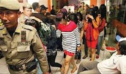 Razia Tempat Hiburan Malam, 26 Wanita Seksi Diamankan - JPNN.com