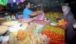 Tukang Sayur Keliling Bilang Pasar Tradisional Tutup, Ibu-Ibu Langsung Menyetok - JPNN.com