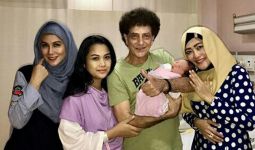 Putri Ahmad Albar yang Baru Lahir Itu Bernama.... - JPNN.com