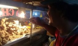 Jualan Ayam Goreng di Pinggir Jalan, Omzet Rp 39 Juta - JPNN.com