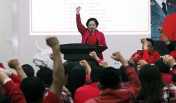 Tamasya Almaidah Bentuk Reaksi Perintah Ibu Mega - JPNN.com
