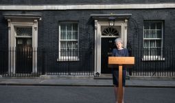 Brexit Makin Rumit, Theresa May Bersiap Mundur - JPNN.com
