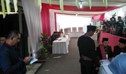 Petugas di TPS Dekat Rumah Anies Sempat Marah - JPNN.com