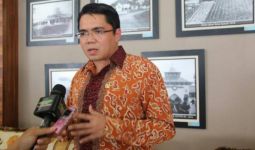 Politikus PDIP Minta Mendikbud Sadar Posisi - JPNN.com