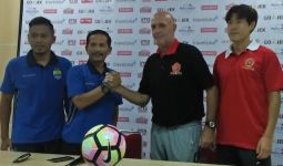 Bertemu PS TNI, Persib Waspadai Manahati Lestussen dan Hong Soon-Hak - JPNN.com