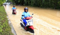 Oalah, Hujan Dua Jam Saja Sudah Bikin Pemukiman Banjir - JPNN.com