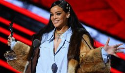 Rihanna Tampil Memukau di Super Bowl 2023, Perutnya Jadi Sorotan - JPNN.com