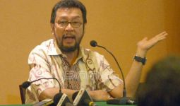 DPP Golkar Copot Jabatan Yorris Raweyai di Papua - JPNN.com