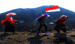 Yuk... Ikut Napak Tilas Gunung Krakatau Bersama 1.500 Wisatawan April Ini - JPNN.com